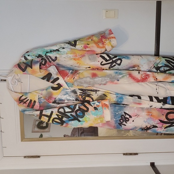 Custom graffiti trench coat - Picture 2 of 11